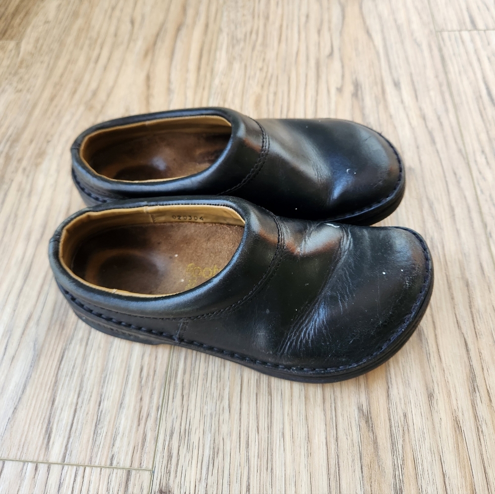 Black Slip-On Leather Clogs